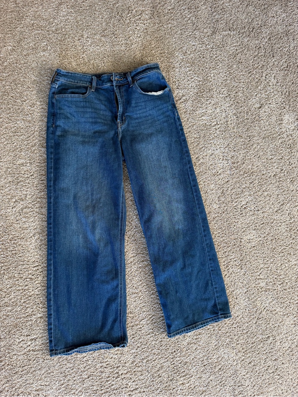 Old Navy Men's Relaxed Straight-Leg Jeans in Blue